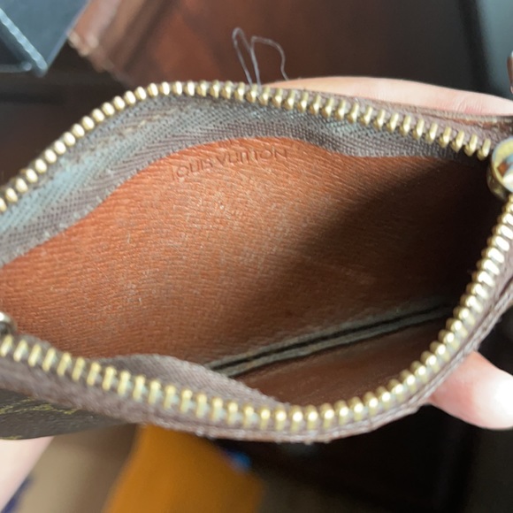 Authentic Louis Vuitton Monogram key pouch - Picture 11 of 11